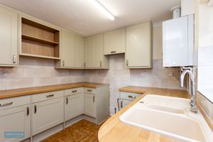 Kitchen- click for photo gallery